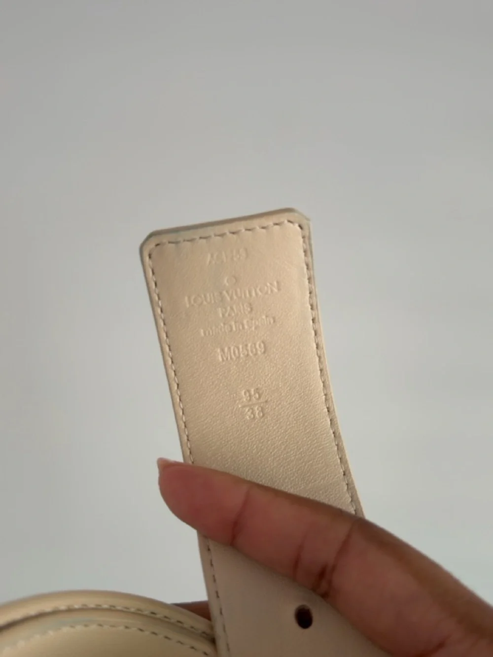 LV Initiales 40mm Reversible Belt - Picture 5 of 6